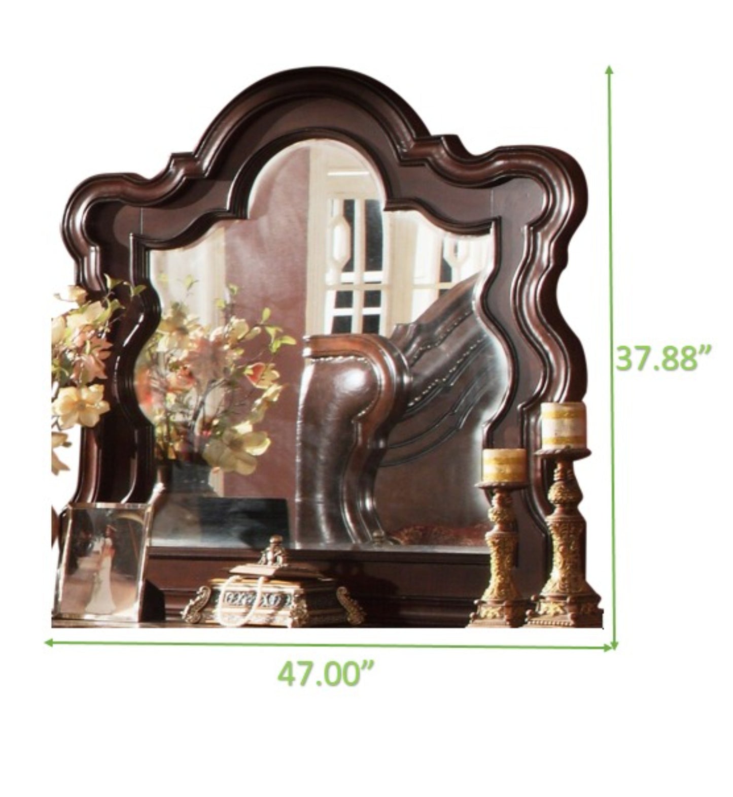 Elegant Dreams Bed in Rich Mahogany
