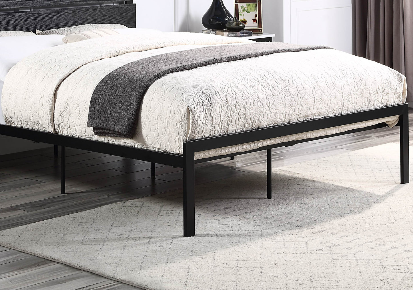 Willow Contemporary Full Size Bed - Black