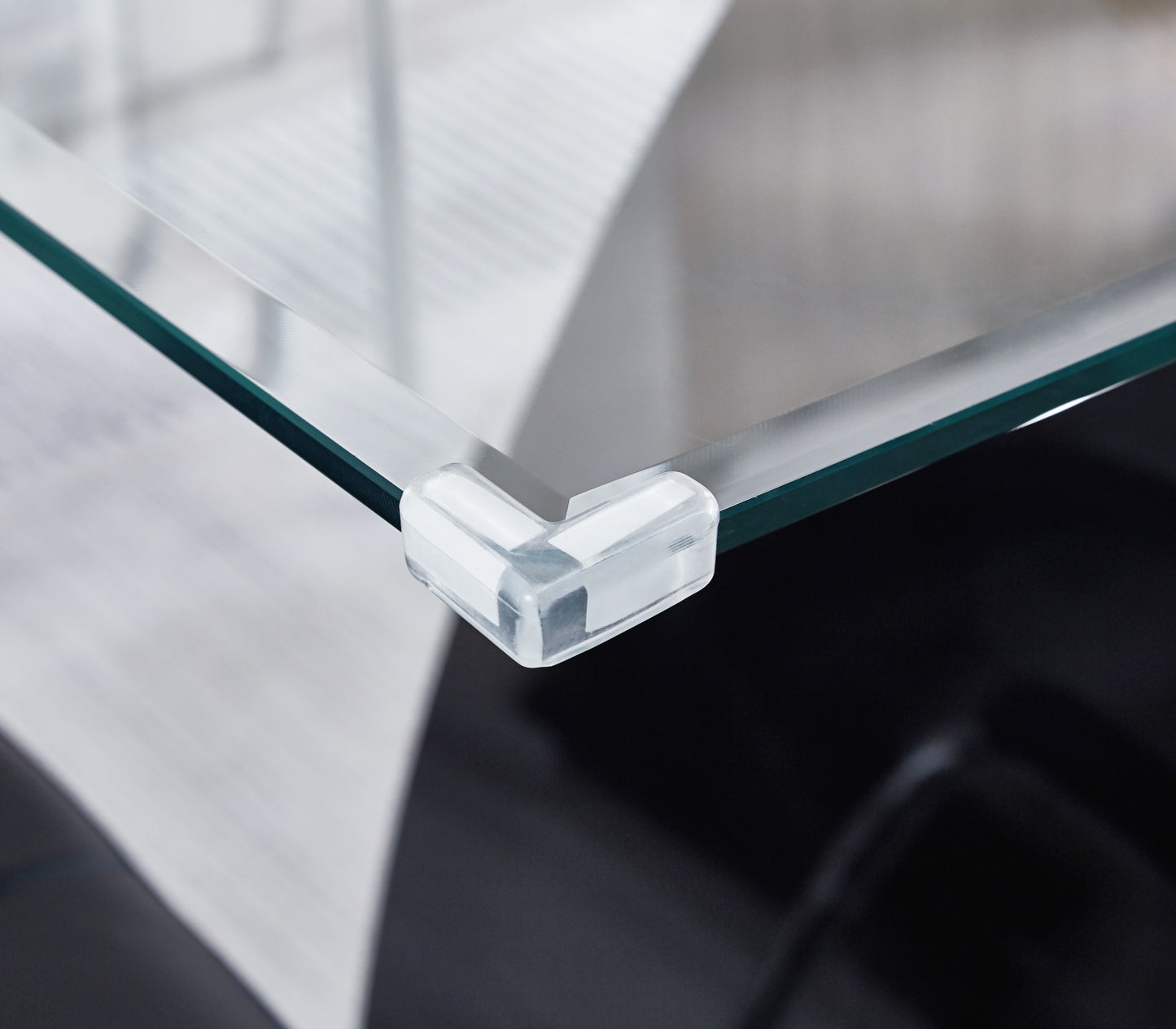Elegant Edge Dining Table