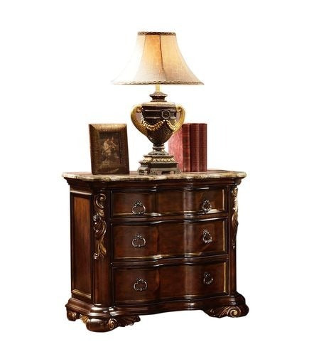 Elegant Dreams Bed in Rich Mahogany